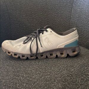 On Running Men's Gray and Teal Athletic Shoes
